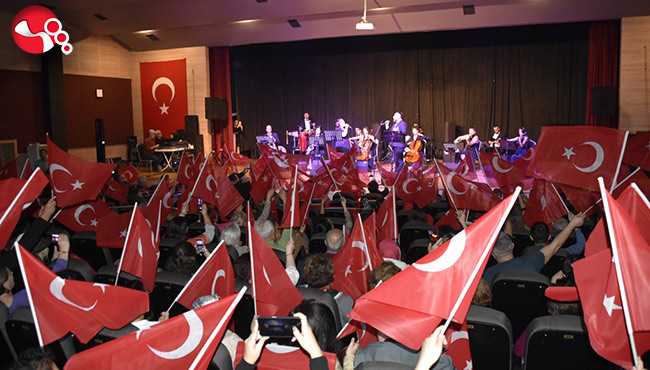 İzmit Belediyesi Kent Orkestrası Konseri Büyüledi